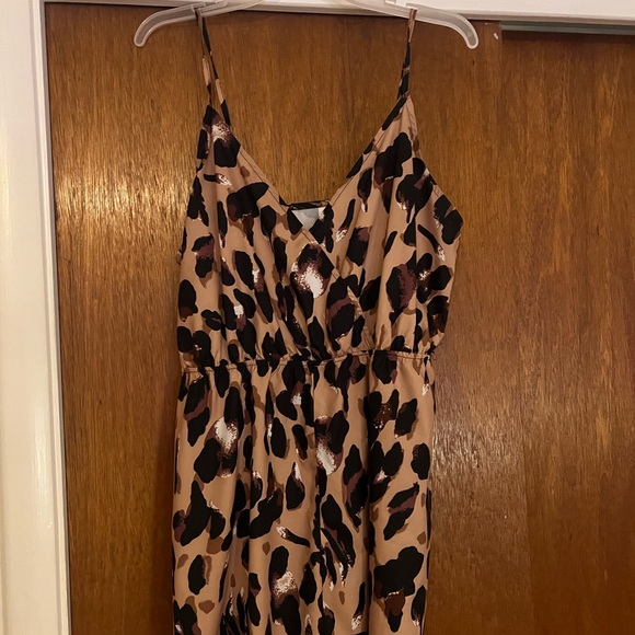 Leopard Print Jumpsuit - Picture 2 of 3